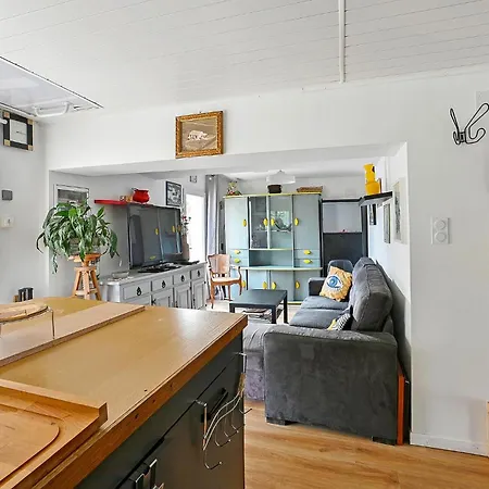 Amazing In Saint-denis With Kitchen *